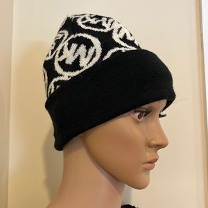 MICHAEL KORS winter hat